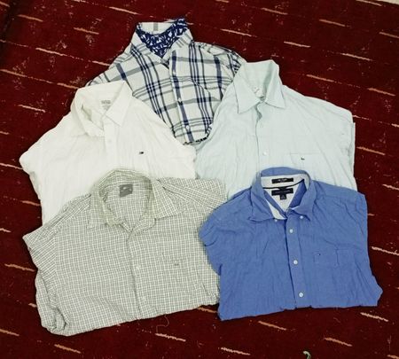Camisas tipo button up Lacoste e Tommy Hilfiger