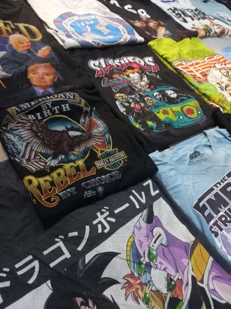 Mezcla de camisetas impresas