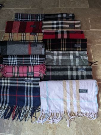 Burberry scarve