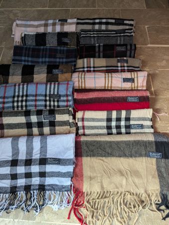 Burberry scarve