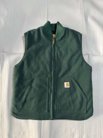 rework style green carhartt gilets