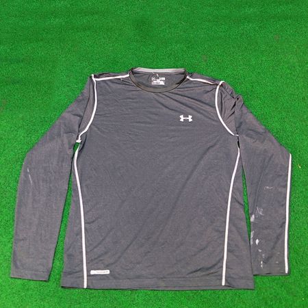 Under Armour Long Sleeve T-shirt