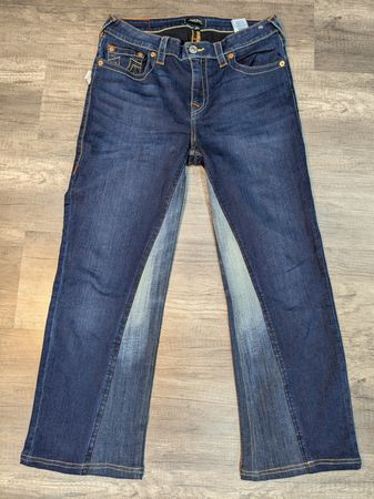 799 - Jeans évasés True Religion et Miss Me recyclés.