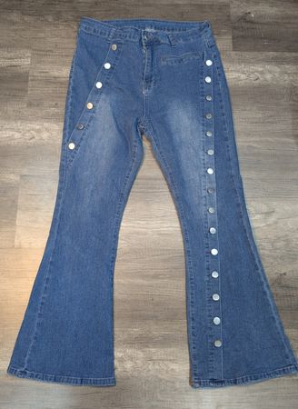 812 - Embroidery Style Flare Jeans