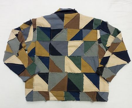 CR819 UPGEZYKELTE CARHARTT FARBBLOCK PATCHWORK-JACKE