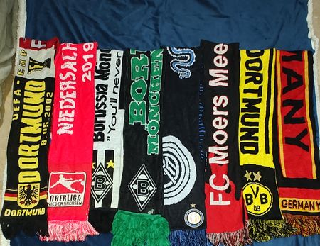 Football scarve