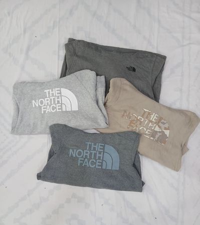 ZV0749 The North Face Hoodie