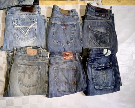 TOMMY HILFIGER AND OTHER BRAND JEANS (ID 684)