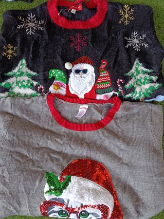 Christmas Sweaters (9) pcs 3066