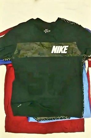 T-shirt Nike