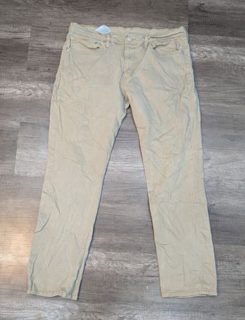 915 - Vintage Style Wrangler & Levi's Jeans