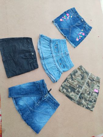 Bershka und andere Kinderrocke (MSK-98)