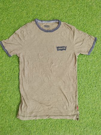 Levi's T-shirt