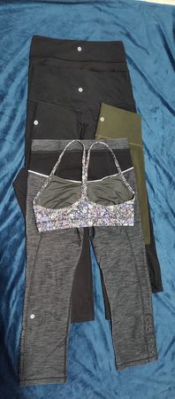 Lululemon leggings and bra