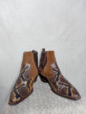 MAV#32 Cowgirls Ankle boots