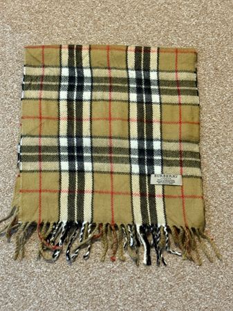 Écharpes beiges Burberry