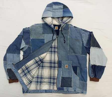 Chaqueta con capucha de patchwork de denim reciclado Carhartt CR880