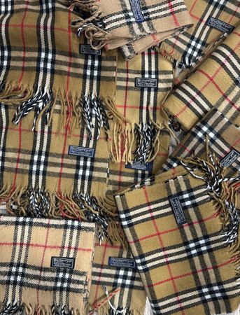 Burberry scarve