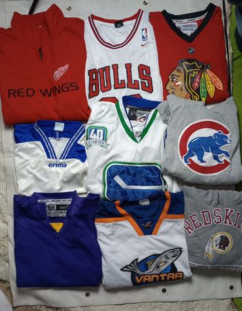 MIX DE SPORTS NHL NFL ET NBA