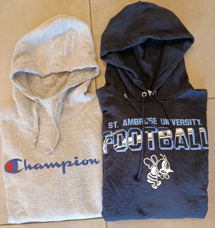Champion Hoodies/Sweatshirts (8) pcs 3323