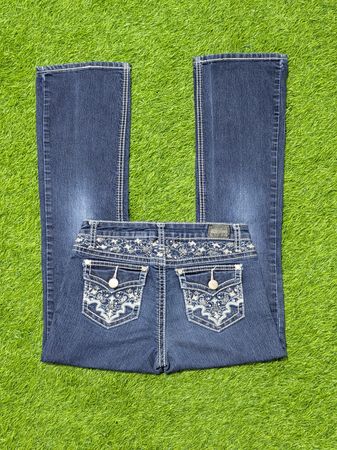 Tv111 Embroidered Jeans