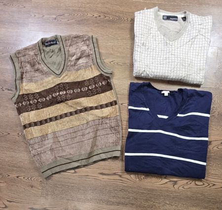 V neck knitwear