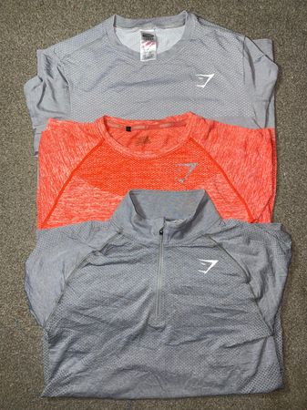 Gymshark Tシャツ