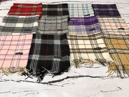 Lenço Burberry escolhido sob medida