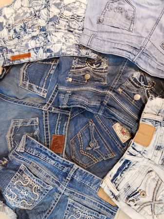 Marque de shorts de designer. BKE, wallflower, etc.