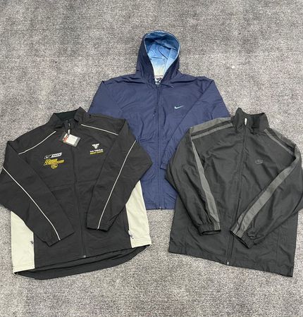 Nike track jackets - r (02/12)