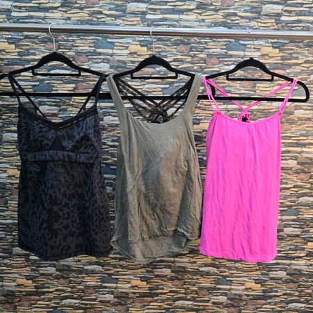 AV-0454 Lululemon Tanktops