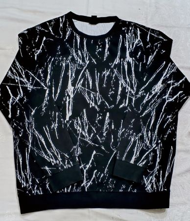 4 Branded and 2 non branded Sweatshirt Bundle