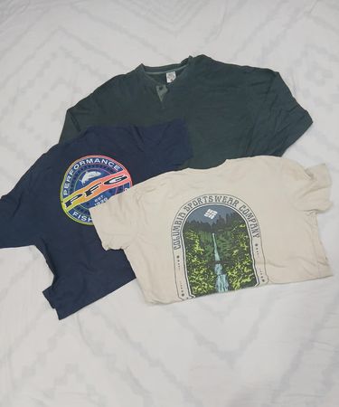 CRZ1043 Columbia T-Shirts