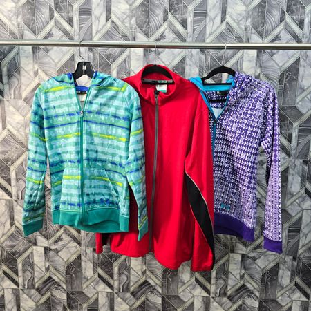 AV-0490 アンダーアーマージャケット