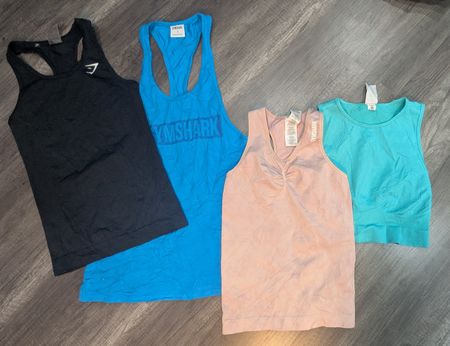 1421 ! Gymshark Tank Top & Crop Top