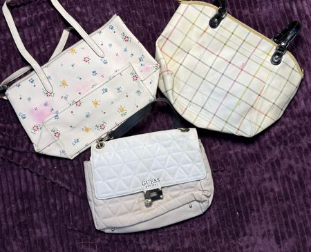 コーチとゲスのバッグ