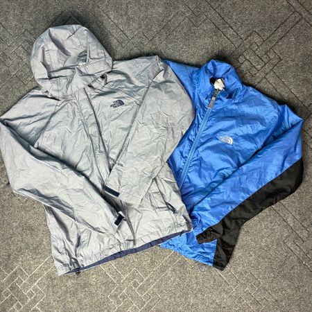 The North Face Windbreaker (CV:73)