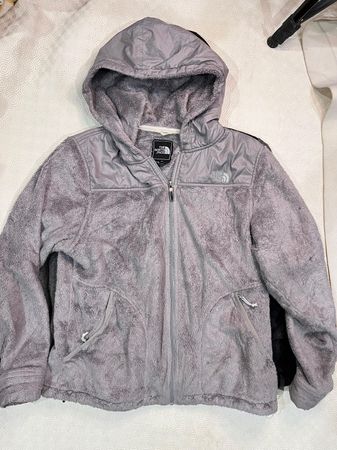 Le sweat à capuche Dinali de The North Face premium HR 48