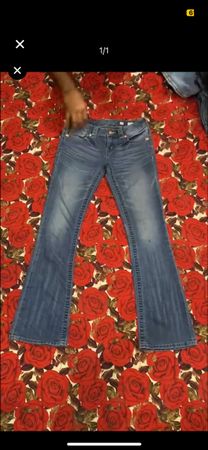 Jeans MissMe | True Religion | Rock Revival selecionados à mão personalizados