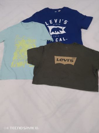 CRZ1111  Levi's T-Shirt