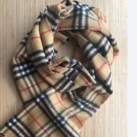 Écharpe burberry relookée personnalisée mélange de couleurs