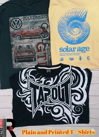 無地とプリントのTシャツ