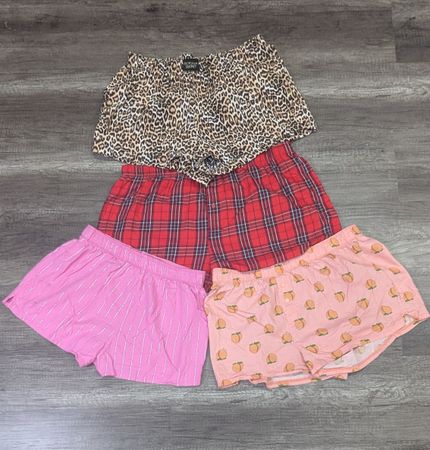 1597 - Pink Victoria's Secret, Victoria's Secret Printed & Cotton Shorts