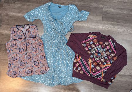 1607 - Ann Taylor LOFT / LOFT Dress, Blouse & Sweater