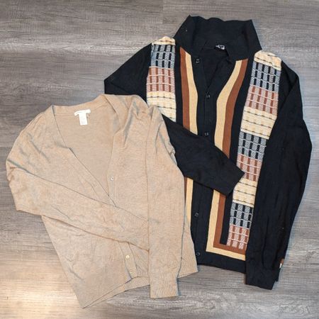 1644 - Zara, Express, H&M, Forever 21, Divided, Banana republic Knit Sweater