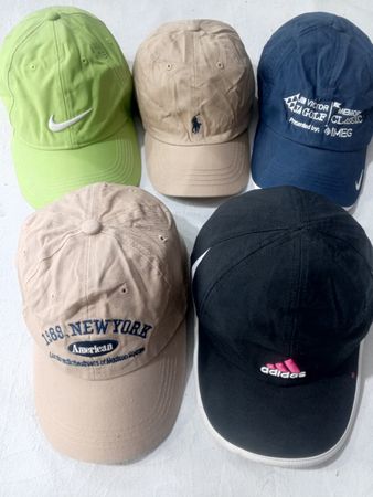 C5711 Vintage Mixed Branded Caps