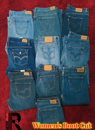 Women's Levis Boot Cut jeans