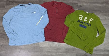 1693 - American Eagle, Hollister, Aeropostale & Abercrombie T-shirts à manches longues
