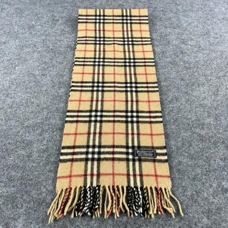 Beige Burberry scarves 100% Lambswool