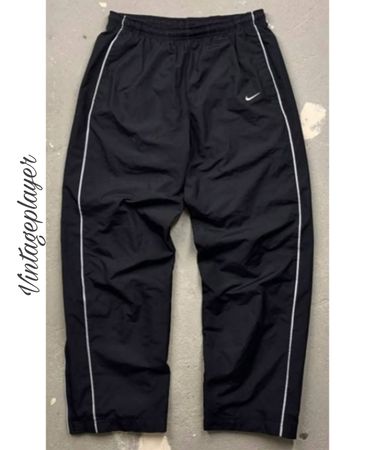 プレミアムヴィンテージナイキトラックパンツ